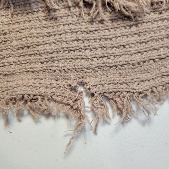 Ruby Moon Cozy Distressed Knit Sweater Taupe Women's Size Medium - Picture 9 of 9